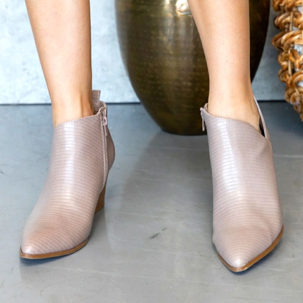 Qupid Pointed Toe Side Zipper Closure Women's Ank… - image 5